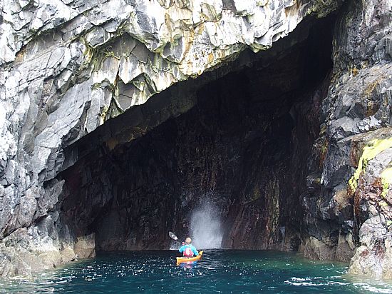 handa island cave